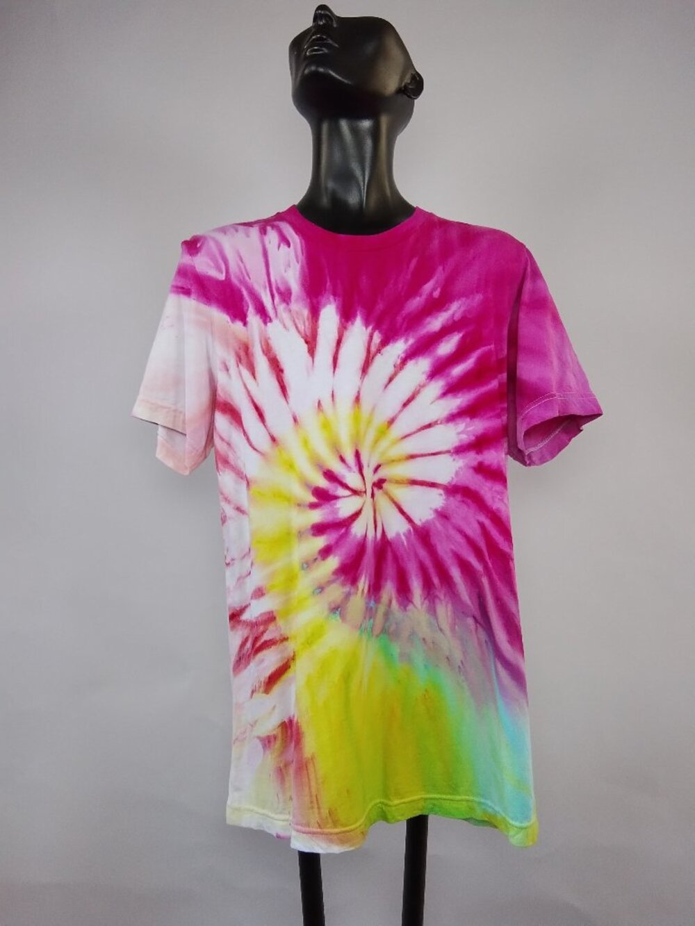 Medium Unisex Bella-Canvas 3001C “Spiral” Ice Dyed T-Shirt